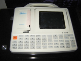 Medinova ECG - 9806 шестиканальный электрокардиограф с комплектом датчиков для детей от 0 лет и взрослых