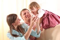 Детей воспитывают родители. А родителей?